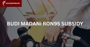 malaysian man pumping ron95 petrol after receiving budi madani subsidy